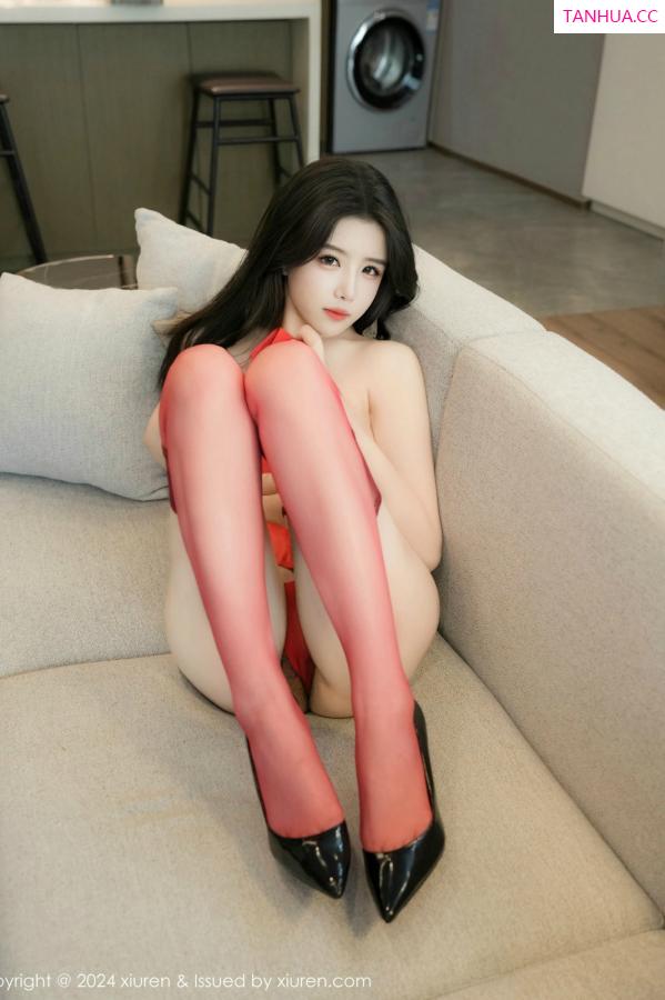 袁圆  [XiuRen]高清写真图 2024.12.13 No.9593 袁圆 丝袜美腿第17张图片